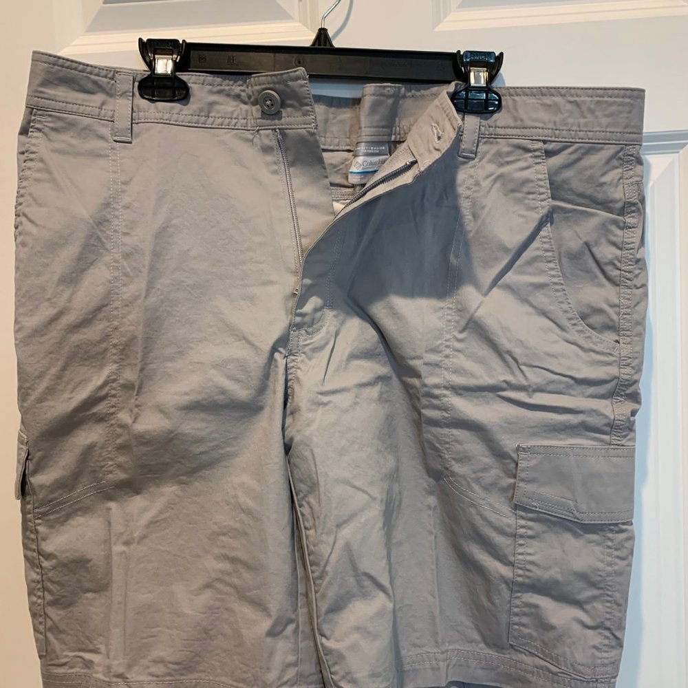 Columbia Men's Cargo Shorts - Grey (38Wx10L)